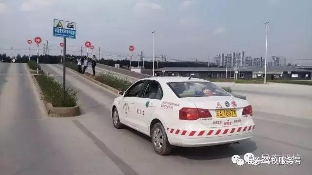 C1手動(dòng)擋市區(qū)/場地陪駕（10小時(shí)）
